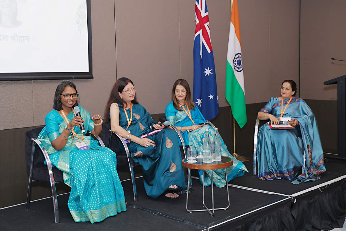 द्वितीय सत्र: हिंदी शिक्षण की चुनौतियाँ द्वितीय सत्र: हिंदी शिक्षण की चुनौतियाँ